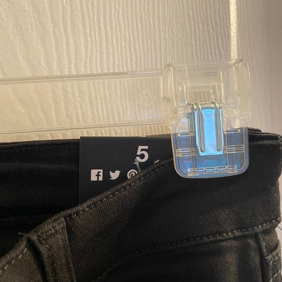 FASHION NOVA black skinny jeans - Picture 3 of 4